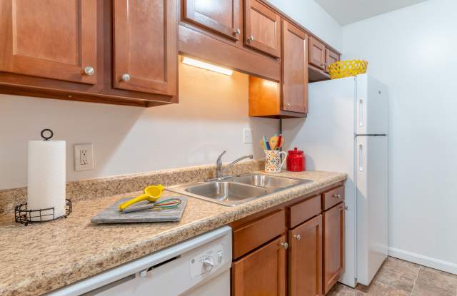 Crestview at Louisville Apartments