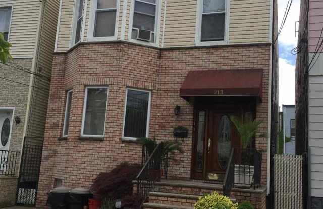 213 DODD ST - 213 Dodd Street, Hudson County, NJ 07086