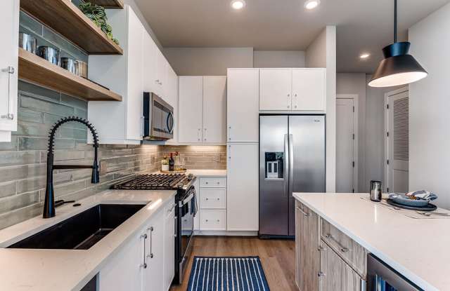 Photo of 1010 Waugh Apartments