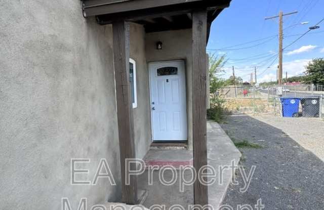 419 Atrisco Dr SWUnit B