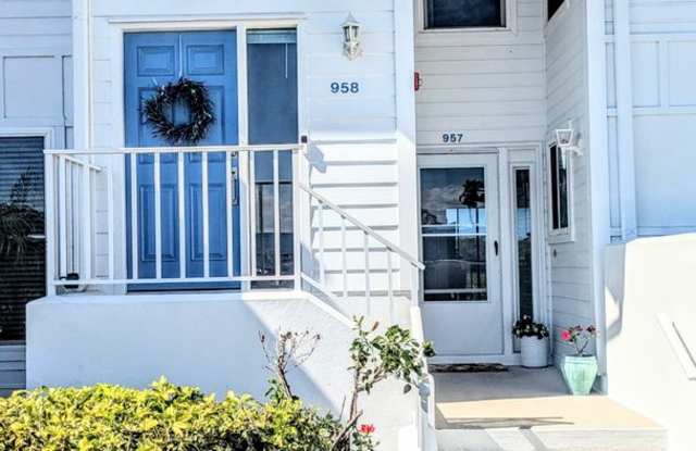 Seasonal/short term 2/2 vacation condo close to Anna Maria