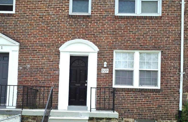 929 E 41ST Street