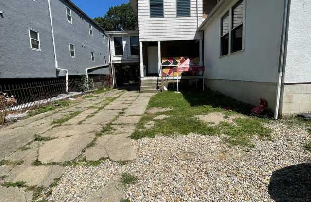 Large Brick 7 bedroom home