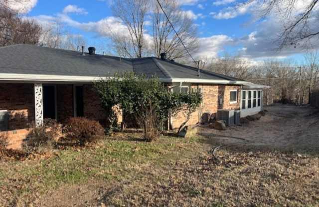 Cute 2 Bedroom 2 bath Duplex in Rogers!