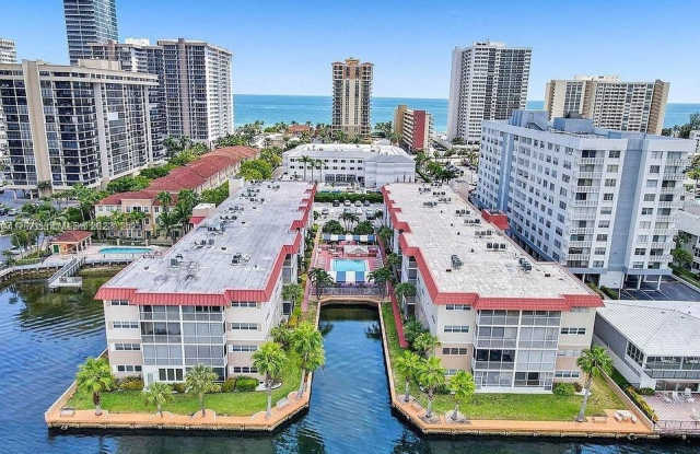Photo of 2097 S Ocean Dr