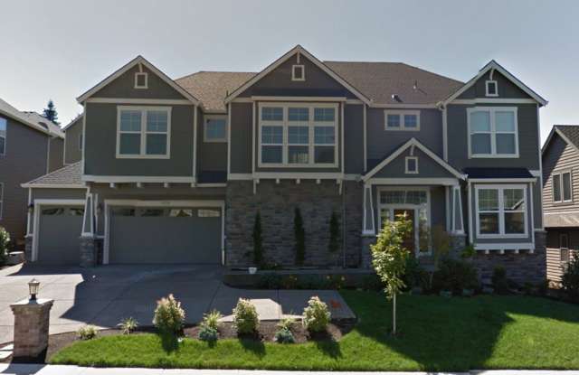 Wonderful 5 Bedroom 3 Full Baths House in the Bonny Slope Neighborhood