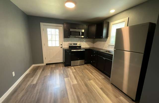 220 Bois D Arc Street - 400