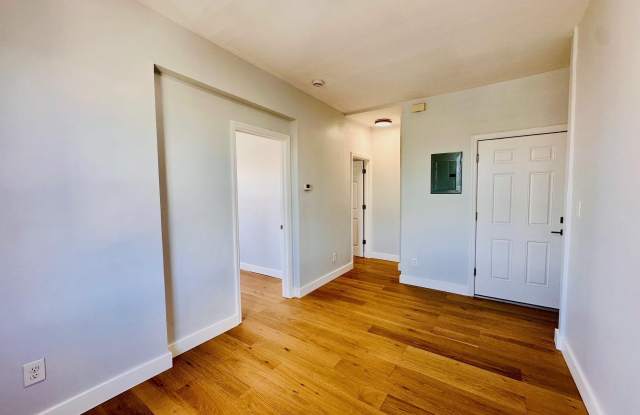 Photo of 97 Waverly Street unit: 3F