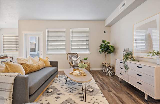 Sunnyvale Village - HOLIDAY MOVE-IN SPECIAL: GET 1 MONTH FREE!