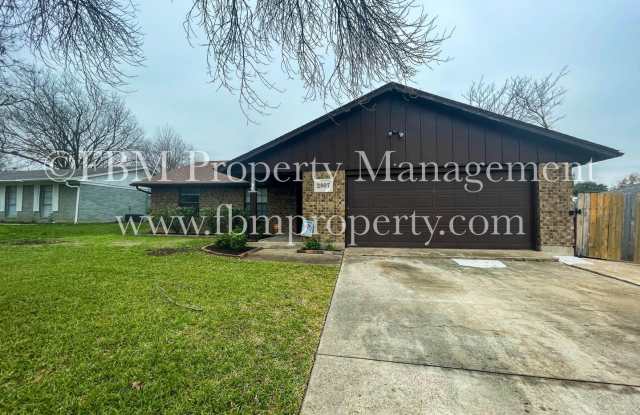 2807 Linda Dr - 2807 Linda Drive, Ennis, TX 75119