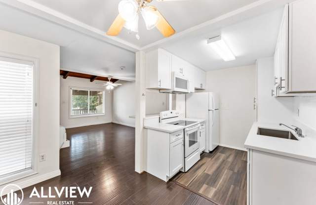 1 Bedroom Available In the Gated Community of Macarthur Village