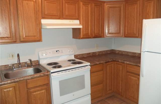 1310 W Broadway Avenue