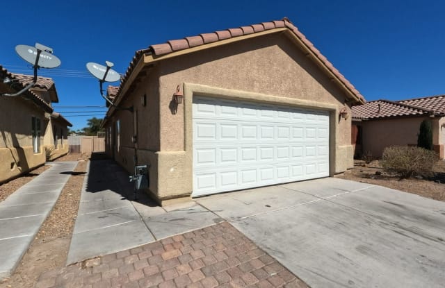 4658 Beach Shore CT - 4658 Beach Shore Court, Sunrise Manor, NV 89121