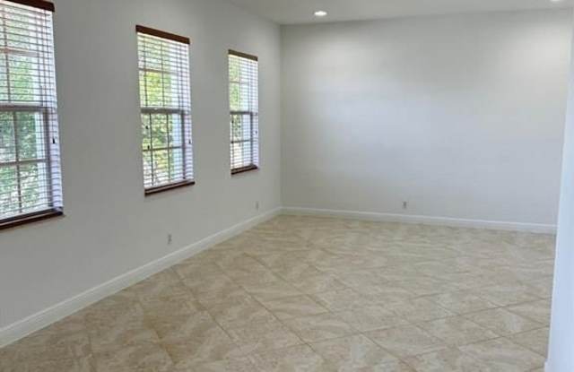 6965 lakeside circle n