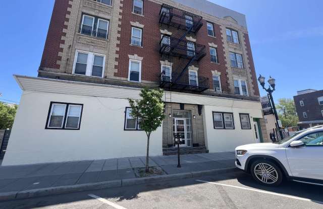 7222 BROADWAY