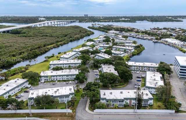 2800 Indian River Blvd