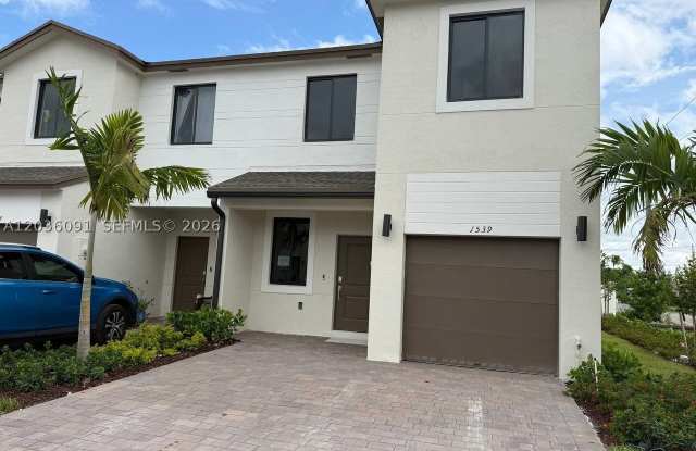 1539 NW 1st