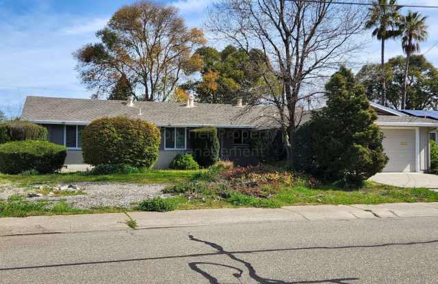 Very nice single-story, Ranch-style 4 Bd/2 Ba, 1363 sf Walnut Creek house in the Rancho San Miguel Community available now for Lease! - 2822 San Antonio Drive, Walnut Creek, CA 94598