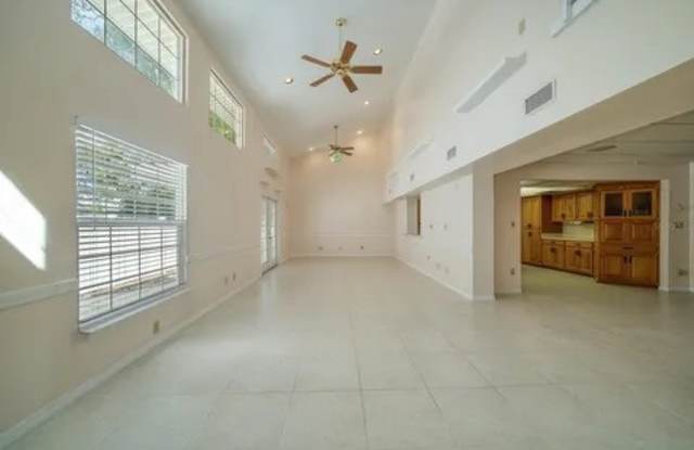 10791 Valencia Terrace