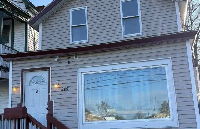 Photo of 246 Duane Avenue