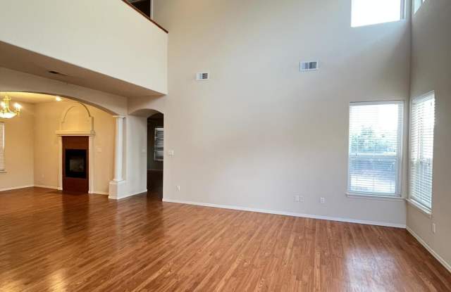 7505 TREVISO Court NE