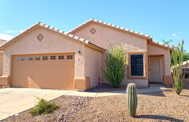 4469 West Holly Berry Way - 4469 W Holly Berry Way, Casas Adobes, AZ 85741