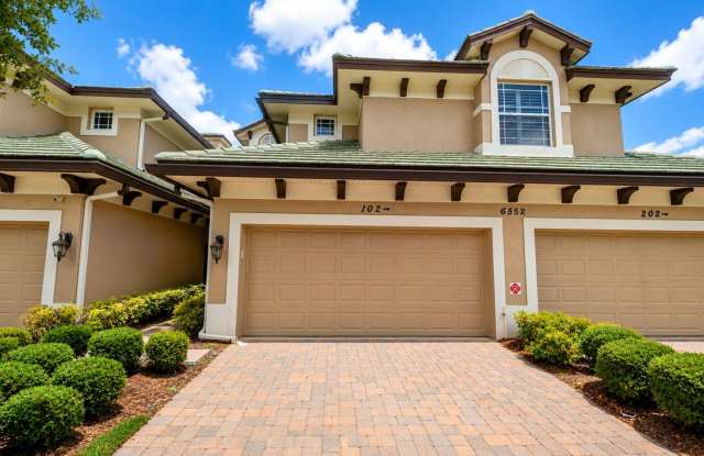 Annual unfurnished 3/2 villa in the Moorings at Edgewater
