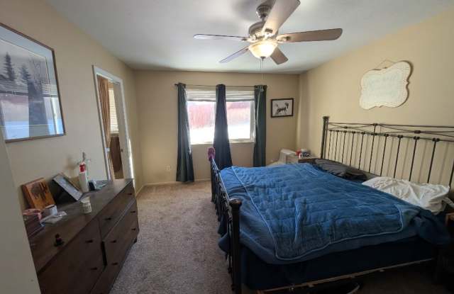 810 East Saguaro Street