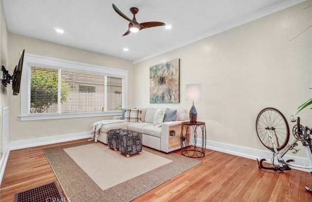 1616 E Ocean Boulevard 6