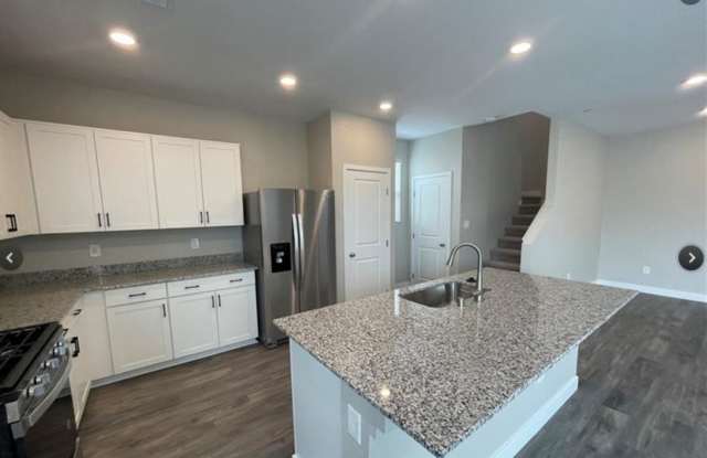 9330 Brookmont