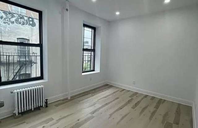 Photo of 565 Broadway