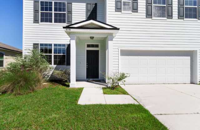 Spacious 5-Bedroom Home – Prime Amelia Concourse Location!