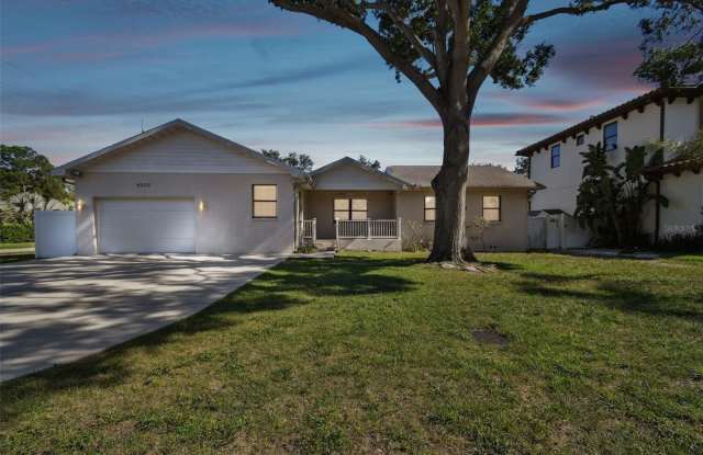 4002 W MULLEN AVENUE