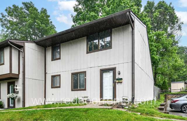 Charming Family Home: 3-Bedroom Retreat on Benjamin Drive, Lawrence photos photos