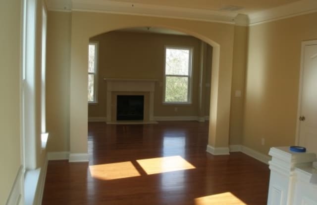 6015 Falls Landing Dr