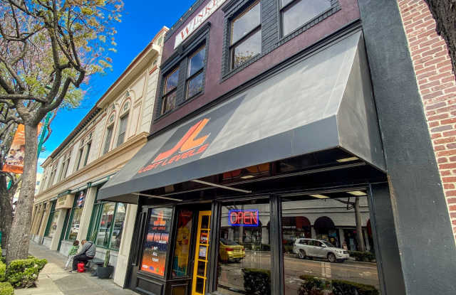 114 North Harbor Boulevard