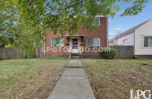 4424 Westway St Upper