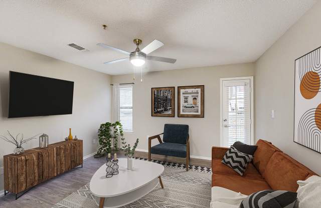 Photo of The 1800 at Barrett Lakes Apartments
