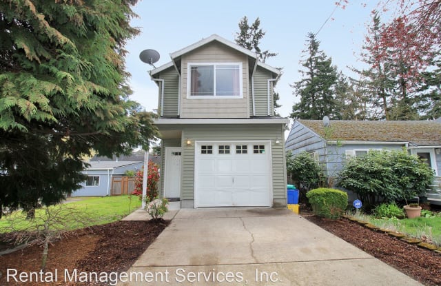 11548 SE Morrison St - 11548 Southeast Morrison Street, Portland, OR 97216