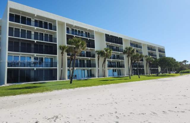 3235 GULF OF MEXICO DR.