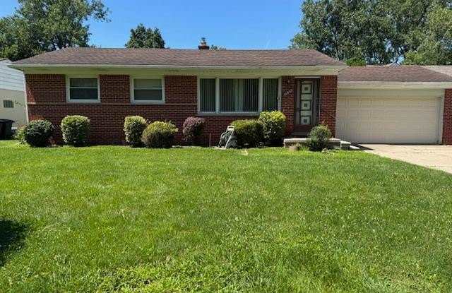 Photo of 15935 Foch Street