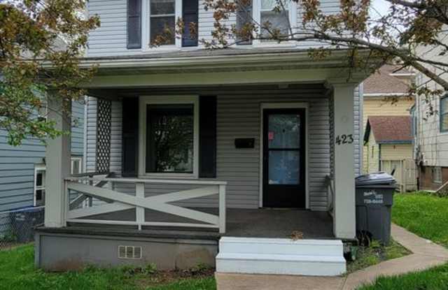 AVAILABLE JUNE - 4 Bed 1 Bath Located In East Hillside