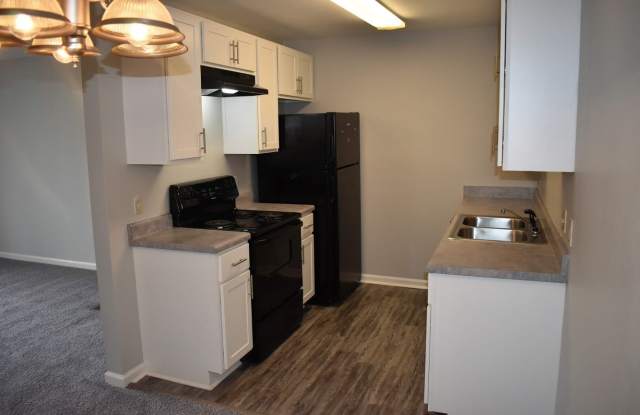 Photo of 2800 McFarland Apartment Homes