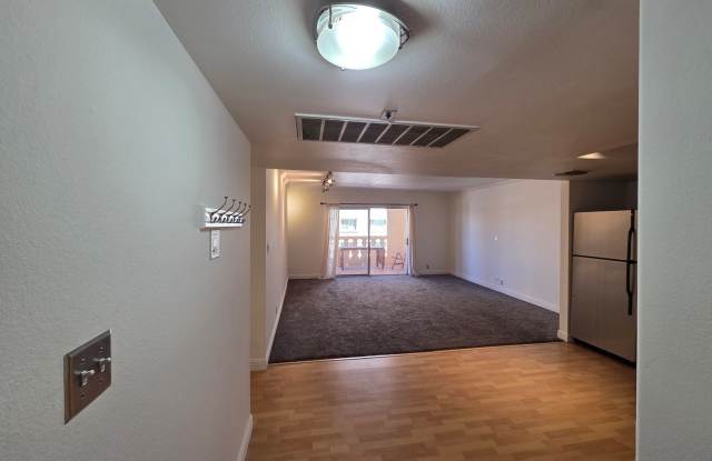 Beautiful 2 Bed/2 Bath Condo in Scottsdale Shadows!