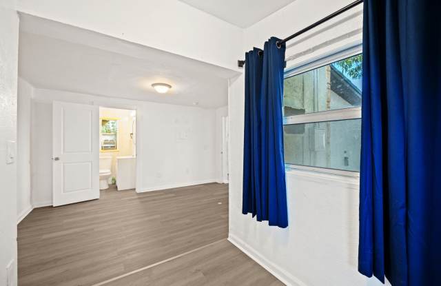 Spacious 1 Bed / 1 Bath Apartment Near Downtown Miami