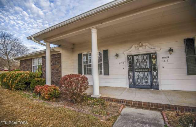 11719 S Williamsburg Drive