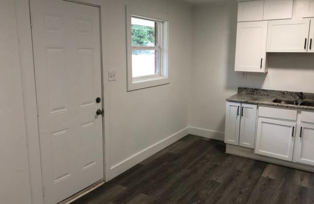 1729-1731 Old Lynwood Circle