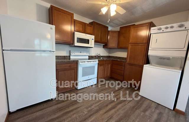 Photo of 1135 N College Dr