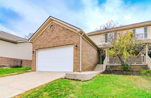 Beautifully updated 3 bedroom, 2.5 bath townhouse in a fantastic Lexington location!