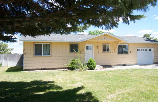 Charming 3 Bed, 1 Bath Home in Idaho Falls!